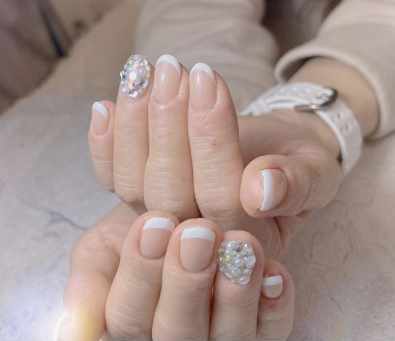 ✨ストーン埋め尽くしフレンチネイル💅